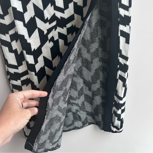 Future Collective Black and White front split maxi skirt size XS, NWT - Picture 10 of 12